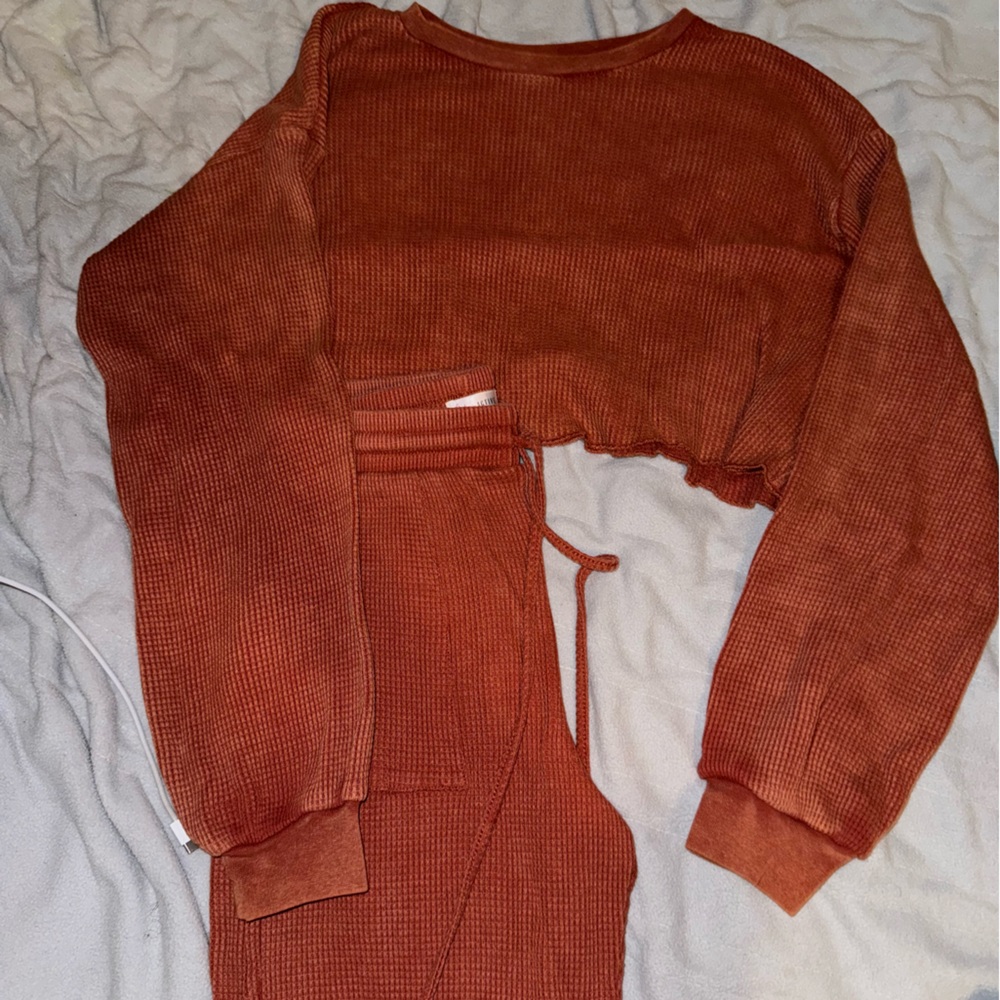 2 piece lounge outfit crop top pants: size small Top: size xs